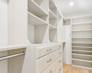 1811 Blair Street - Photo Thumbnail 28
