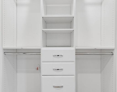 1811 Blair Street - Photo Thumbnail 22