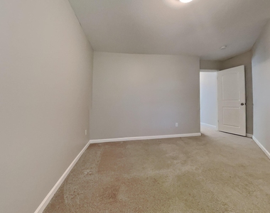 47 Hallow Oak Street - Photo Thumbnail 10