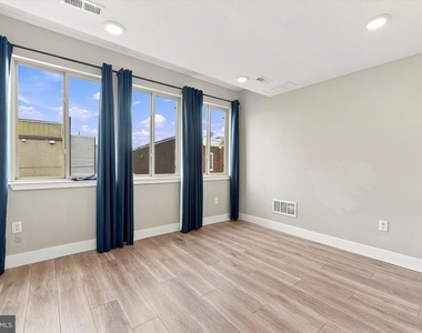 2348 Mountain Street - Photo Thumbnail 12
