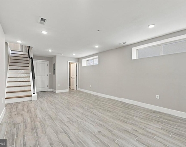 2348 Mountain Street - Photo Thumbnail 24