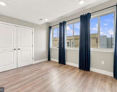 2348 Mountain Street - Photo Thumbnail 13
