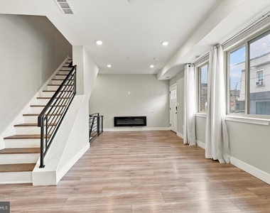 2348 Mountain Street - Photo Thumbnail 4