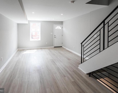 2526 Memphis Street - Photo Thumbnail 4