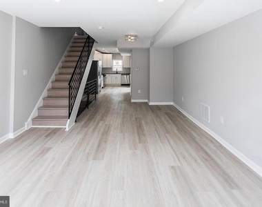 2526 Memphis Street - Photo Thumbnail 5
