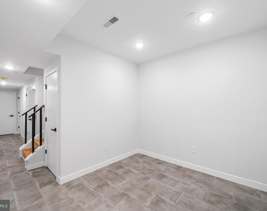 2156 N Randolph Street - Photo Thumbnail 23