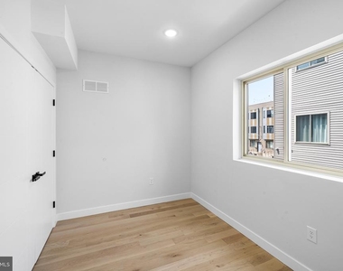 2156 N Randolph Street - Photo Thumbnail 10