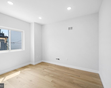 2156 N Randolph Street - Photo Thumbnail 12