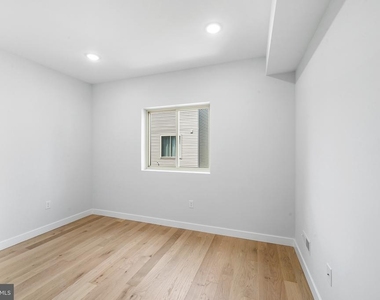 2156 N Randolph Street - Photo Thumbnail 9