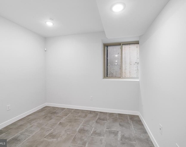2156 N Randolph Street - Photo Thumbnail 22