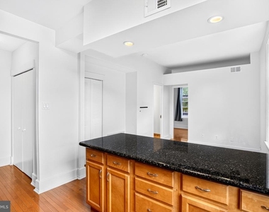 334 S 12th Street - Photo Thumbnail 6