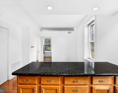 334 S 12th Street - Photo Thumbnail 7
