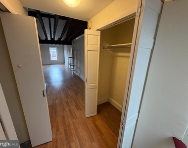 631 Catharine Street - Photo Thumbnail 3