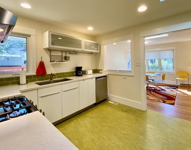 1606 Carolina Avenue - Photo Thumbnail 9