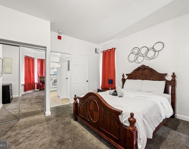 468 E Walnut Lane - Photo Thumbnail 5