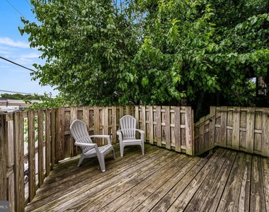 468 E Walnut Lane - Photo Thumbnail 19