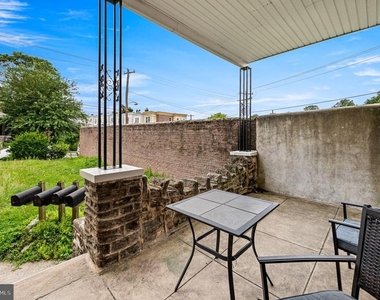 468 E Walnut Lane - Photo Thumbnail 17
