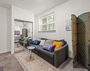 468 E Walnut Lane - Photo Thumbnail 14