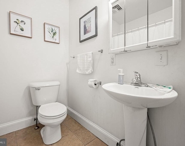 468 E Walnut Lane - Photo Thumbnail 8