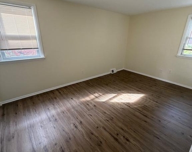216 Lockart Terrace - Photo Thumbnail 6