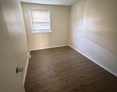 216 Lockart Terrace - Photo Thumbnail 7