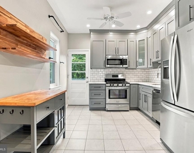 2207 Memphis Street - Photo Thumbnail 5