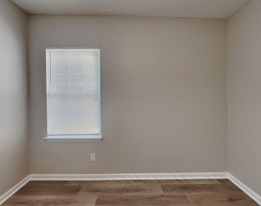 909 Wild Lilac Court - Photo Thumbnail 13