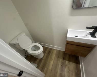 539 Mcclellan Street - Photo Thumbnail 4