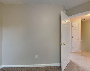 262 Santee Circle - Photo Thumbnail 10