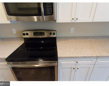 924 Pine Street - Photo Thumbnail 11