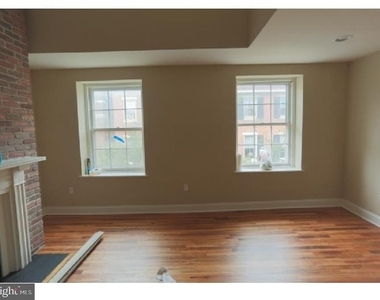 924 Pine Street - Photo Thumbnail 7