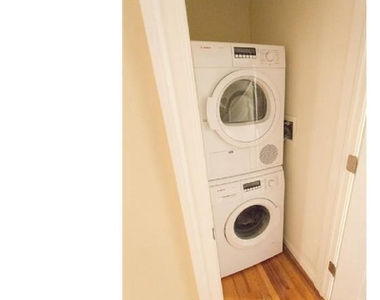 924 Pine Street - Photo Thumbnail 4