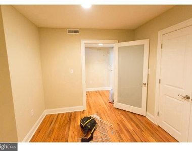 924 Pine Street - Photo Thumbnail 2