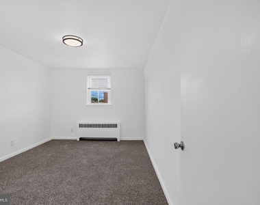1301 E Johnson Street - Photo Thumbnail 16