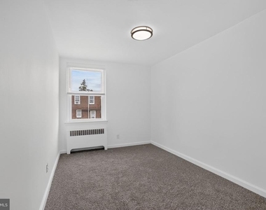 1301 E Johnson Street - Photo Thumbnail 13