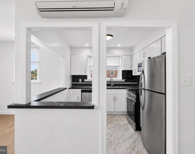 1301 E Johnson Street - Photo Thumbnail 6
