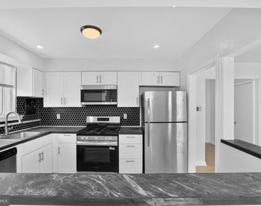 1301 E Johnson Street - Photo Thumbnail 9