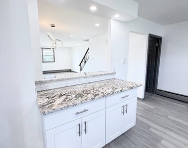 1612 Tremont Avenue - Photo Thumbnail 13
