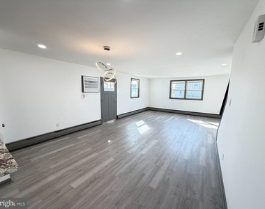 1612 Tremont Avenue - Photo Thumbnail 9