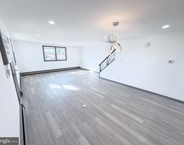 1612 Tremont Avenue - Photo Thumbnail 7