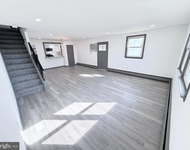 1612 Tremont Avenue - Photo Thumbnail 5