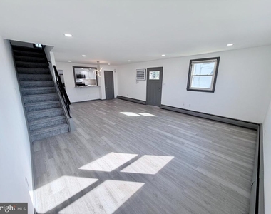 1612 Tremont Avenue - Photo Thumbnail 4