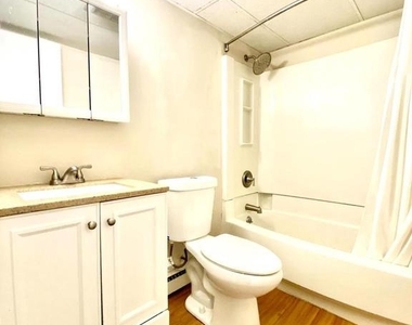 400 Glendale Road - Photo Thumbnail 9
