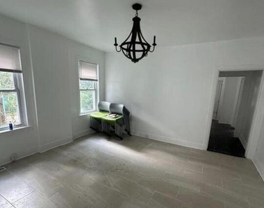 224 E 24th Street - Photo Thumbnail 2