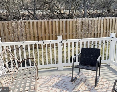 121 Four Leaf Drive - Photo Thumbnail 16