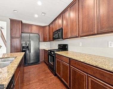 137 Stoyer Road - Photo Thumbnail 7