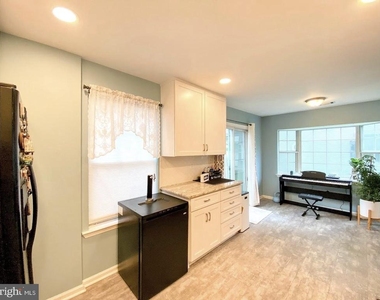 1220 Timothy Lane - Photo Thumbnail 7