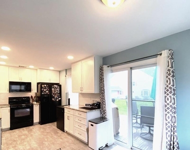 1220 Timothy Lane - Photo Thumbnail 9