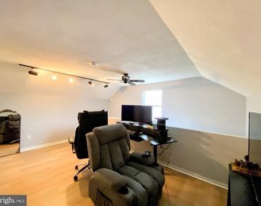 1220 Timothy Lane - Photo Thumbnail 18