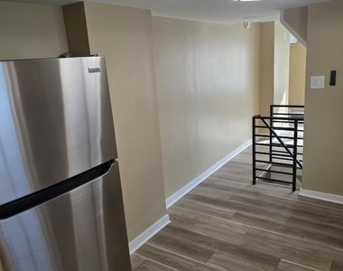 410 Logan Street - Photo Thumbnail 3